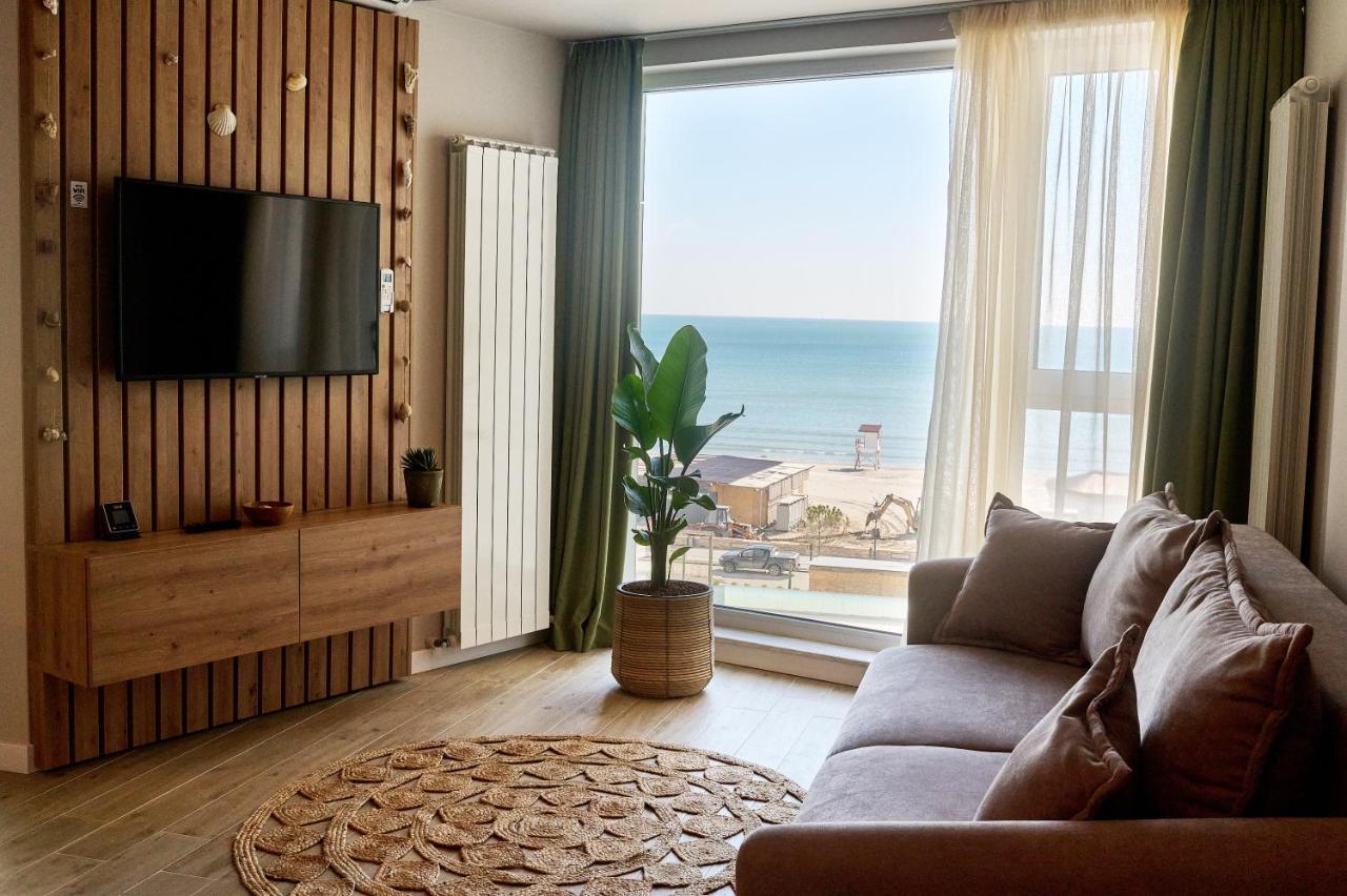 Studio Cornelia Seaview Spa&Pool In Infinity Beach Resort Mamaia Exterior foto